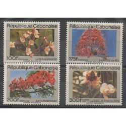 Gabon - 1991 - Nb 686/689 - Trees - Flowers