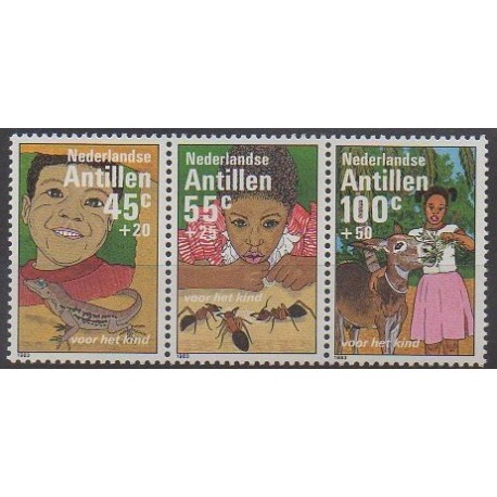 Antilles néerlandaises - 1983 - No 687/689 - Enfance