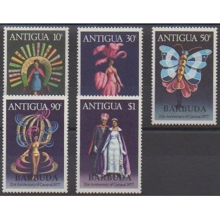 Barbuda - 1977 - No 320/324 - Masques ou carnaval
