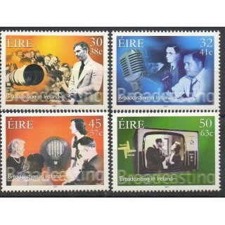 Timbres - Thème sciences et techniques - Irlande - 2001- No 1321/1324