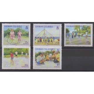 Acheter cette série de timbres des îles Caïmans  de l'année 2003 (No 928/932).