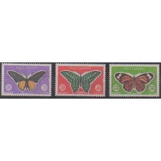 Acheter cette série de timbres du Cambodge de l'année 1969 (No 225/227).