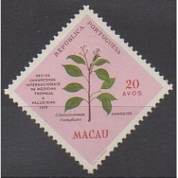 Macao - 1958 - No 385 - Santé ou Croix-Rouge - Flore