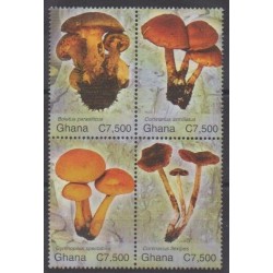 Ghana - 2004 - No 3009/3012 - Champignons