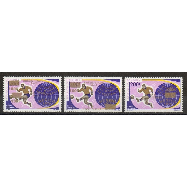 Timbres - coupe du monde de football - Dahomey - 1970- No PA 129 surcharge dorée type I