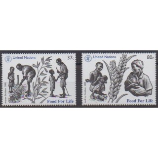 Buy this set of stamps of United Nations (UN - New York) of the year 2005 (Nb 976/977).